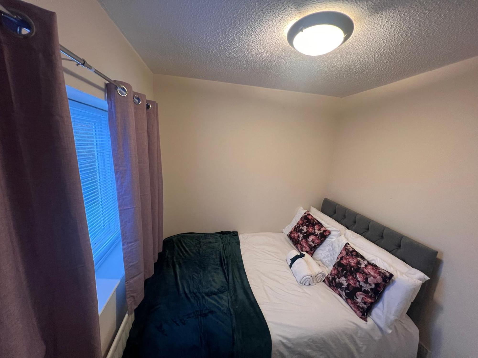 New Manchester Getaway Home - Free Gated Parking With Fob Exterior photo