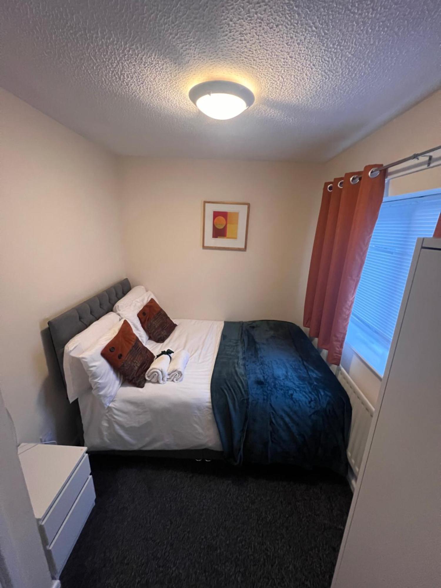 New Manchester Getaway Home - Free Gated Parking With Fob Exterior photo